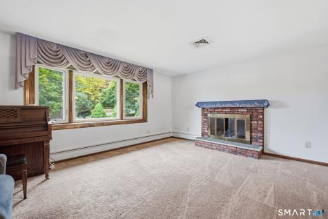 4 Stowe Street Middlefield CT 06455