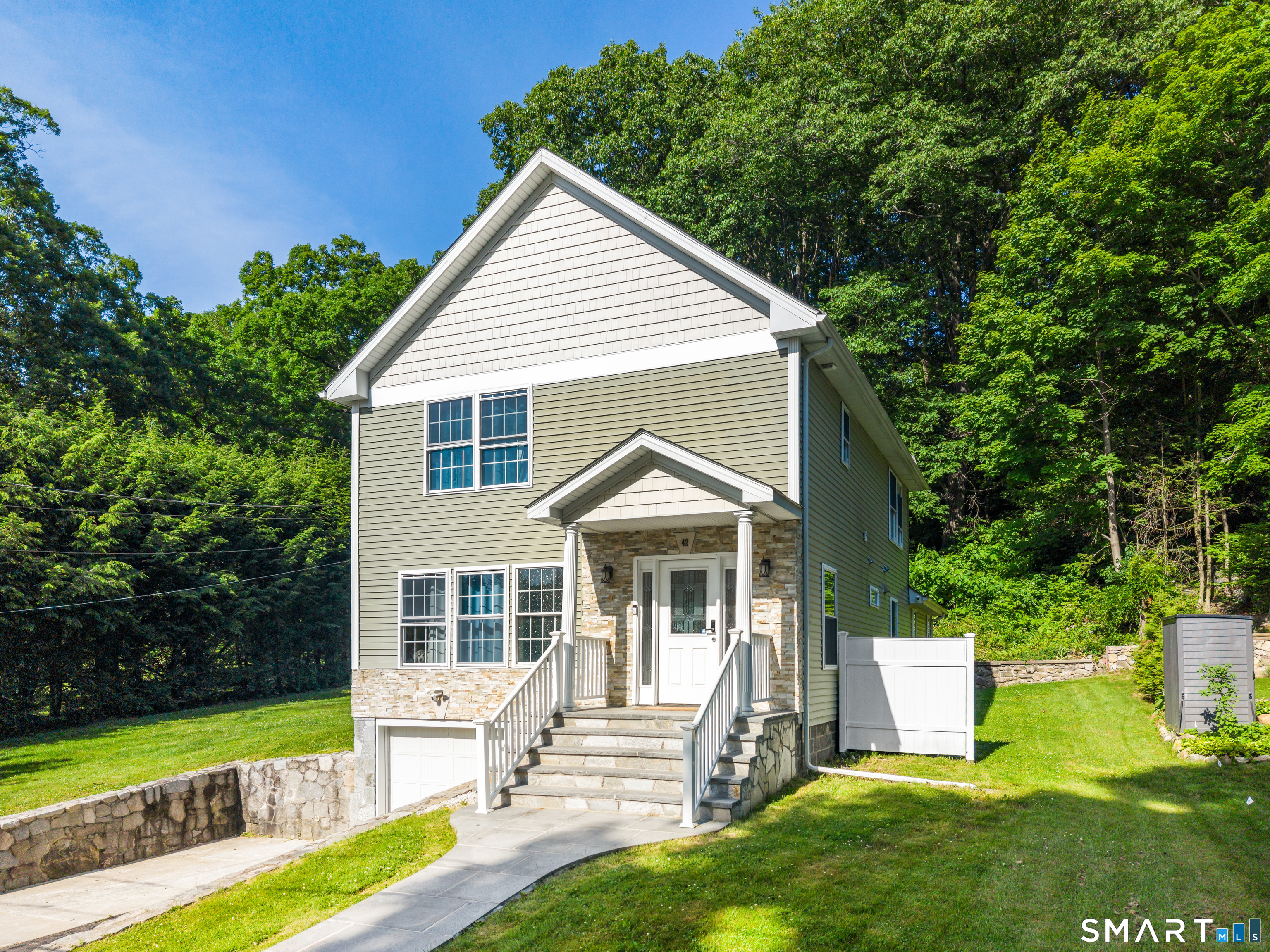 42 White Avenue Middlebury CT 06762