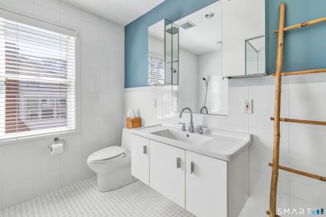 126 Fifth Avenue Milford CT 06460