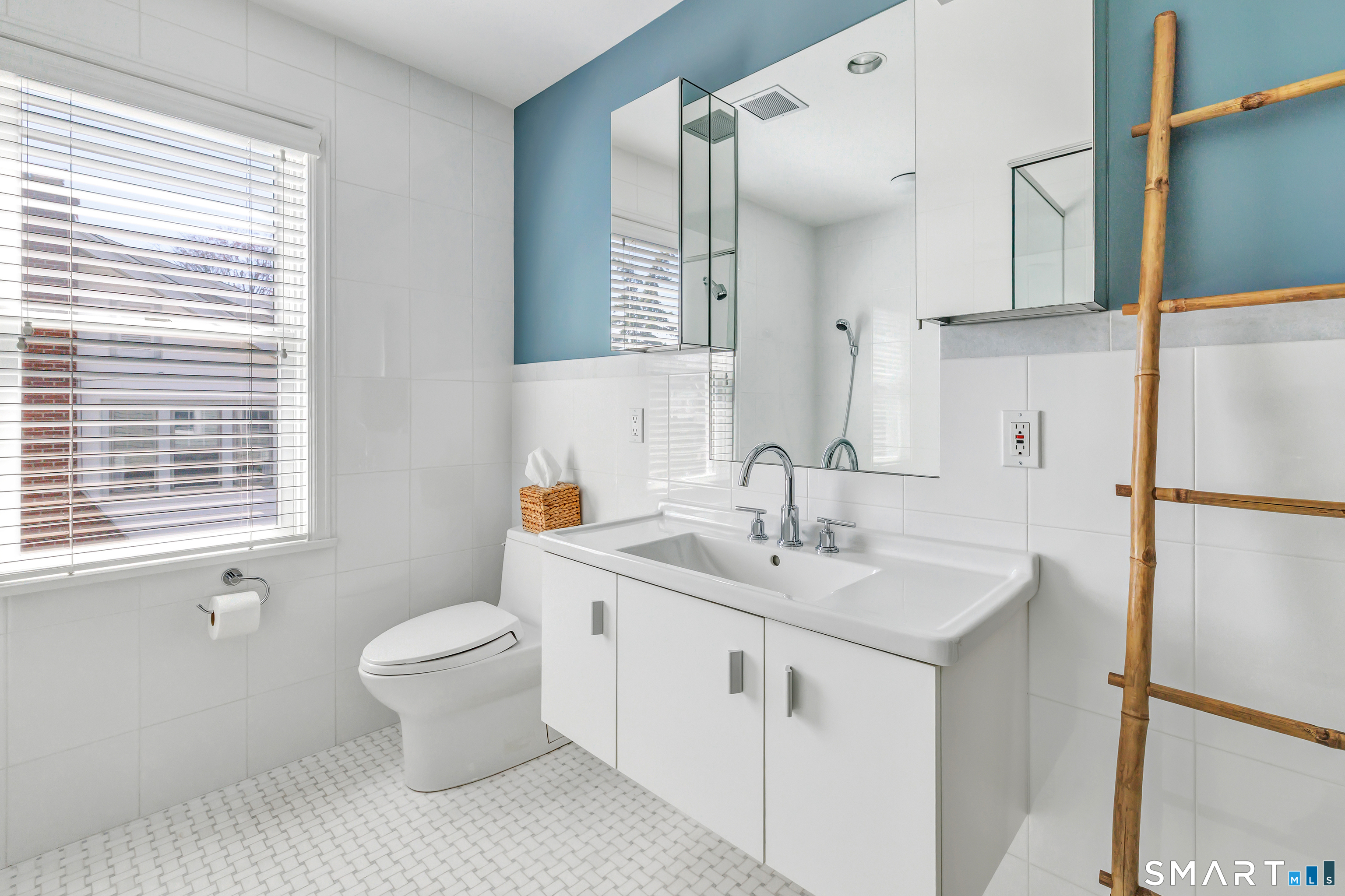 126 Fifth Avenue Milford CT 06460