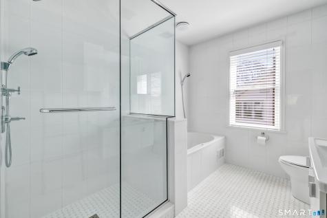 126 Fifth Avenue Milford CT 06460