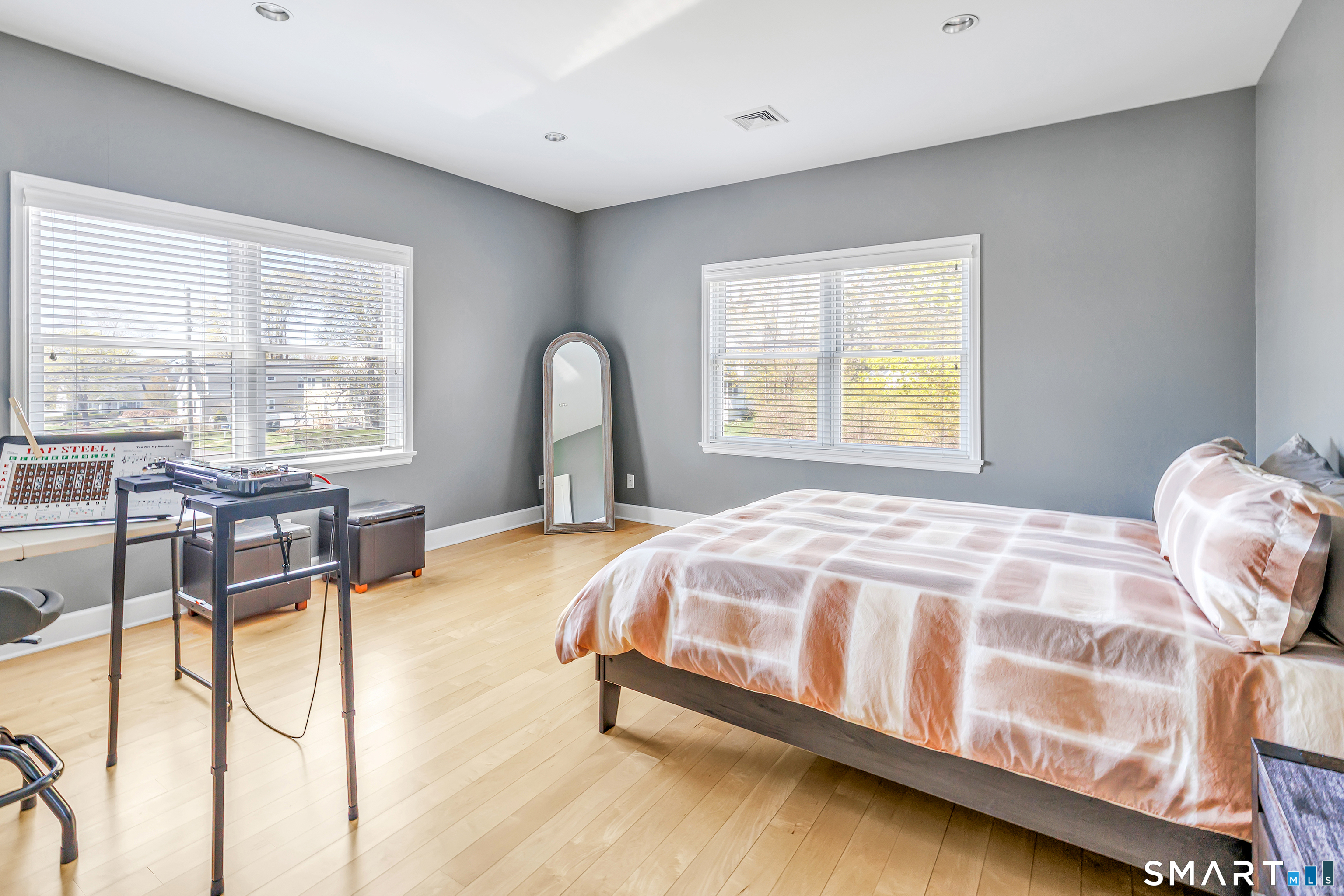126 Fifth Avenue Milford CT 06460