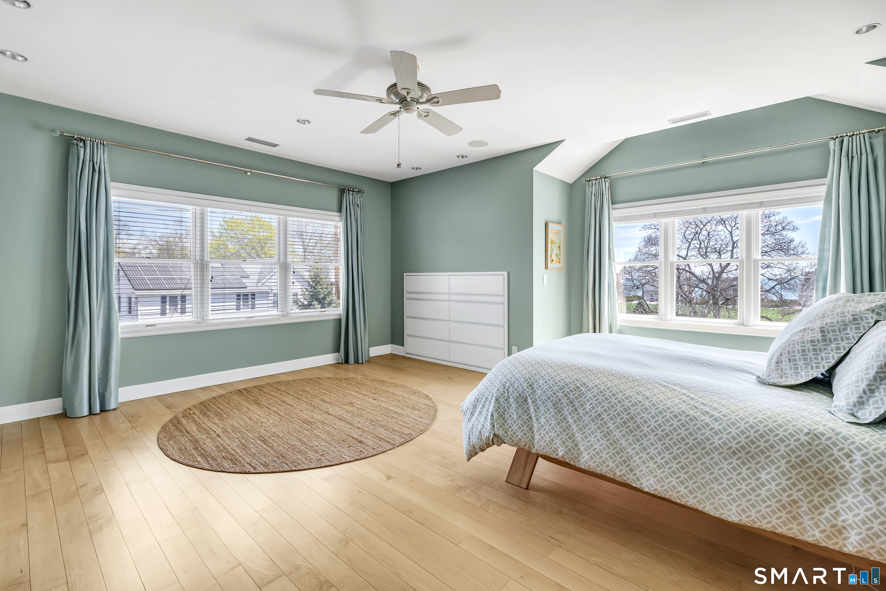 126 Fifth Avenue Milford CT 06460