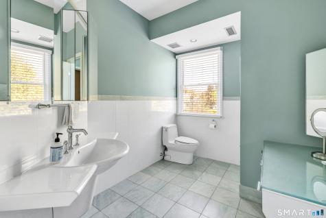 126 Fifth Avenue Milford CT 06460