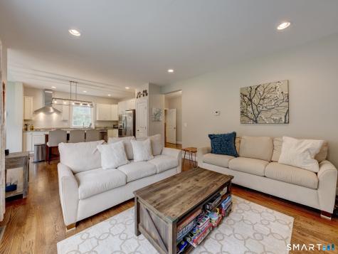 33 Hunters Lane Southington CT 06479