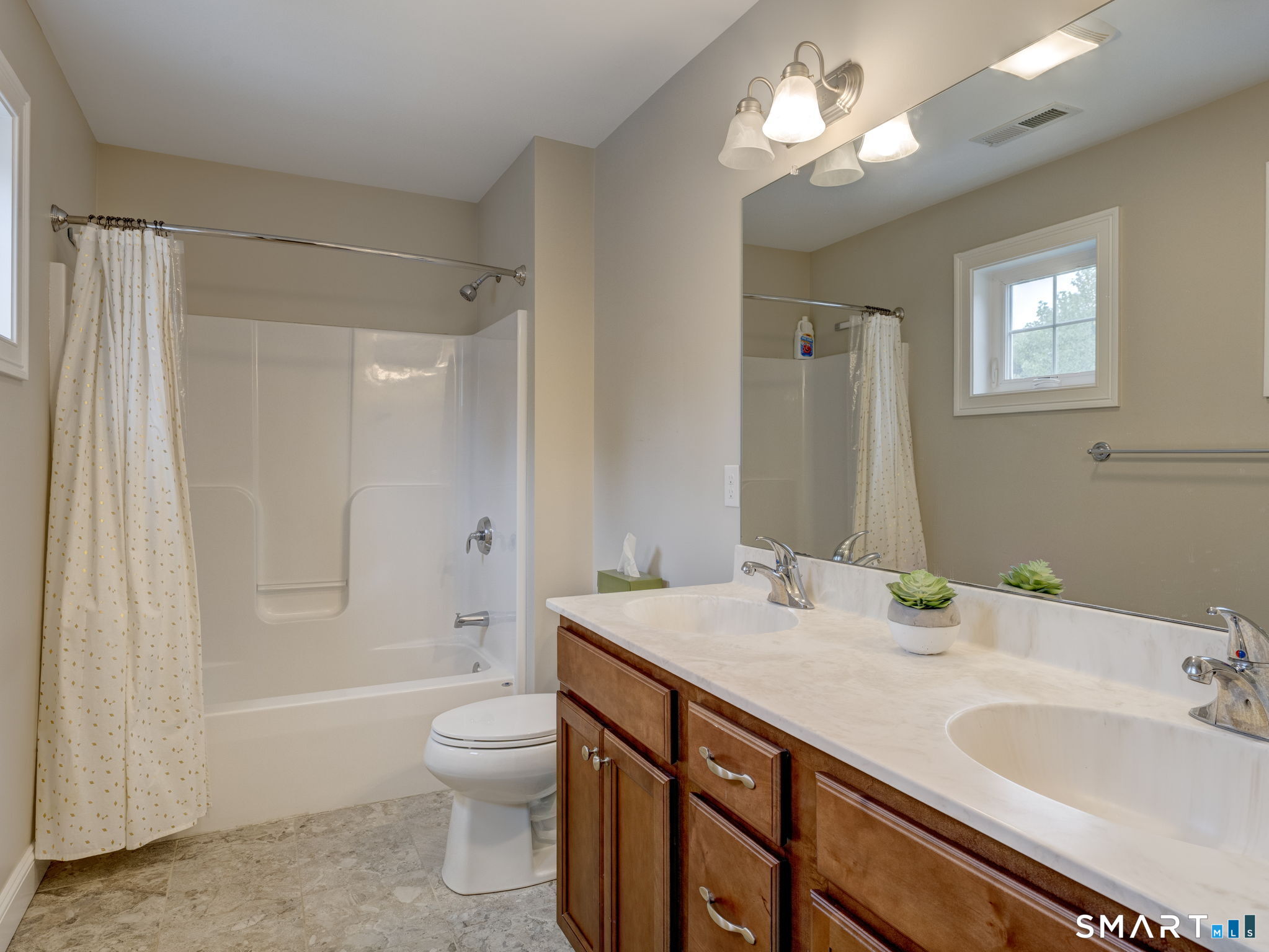 33 Hunters Lane Southington CT 06479