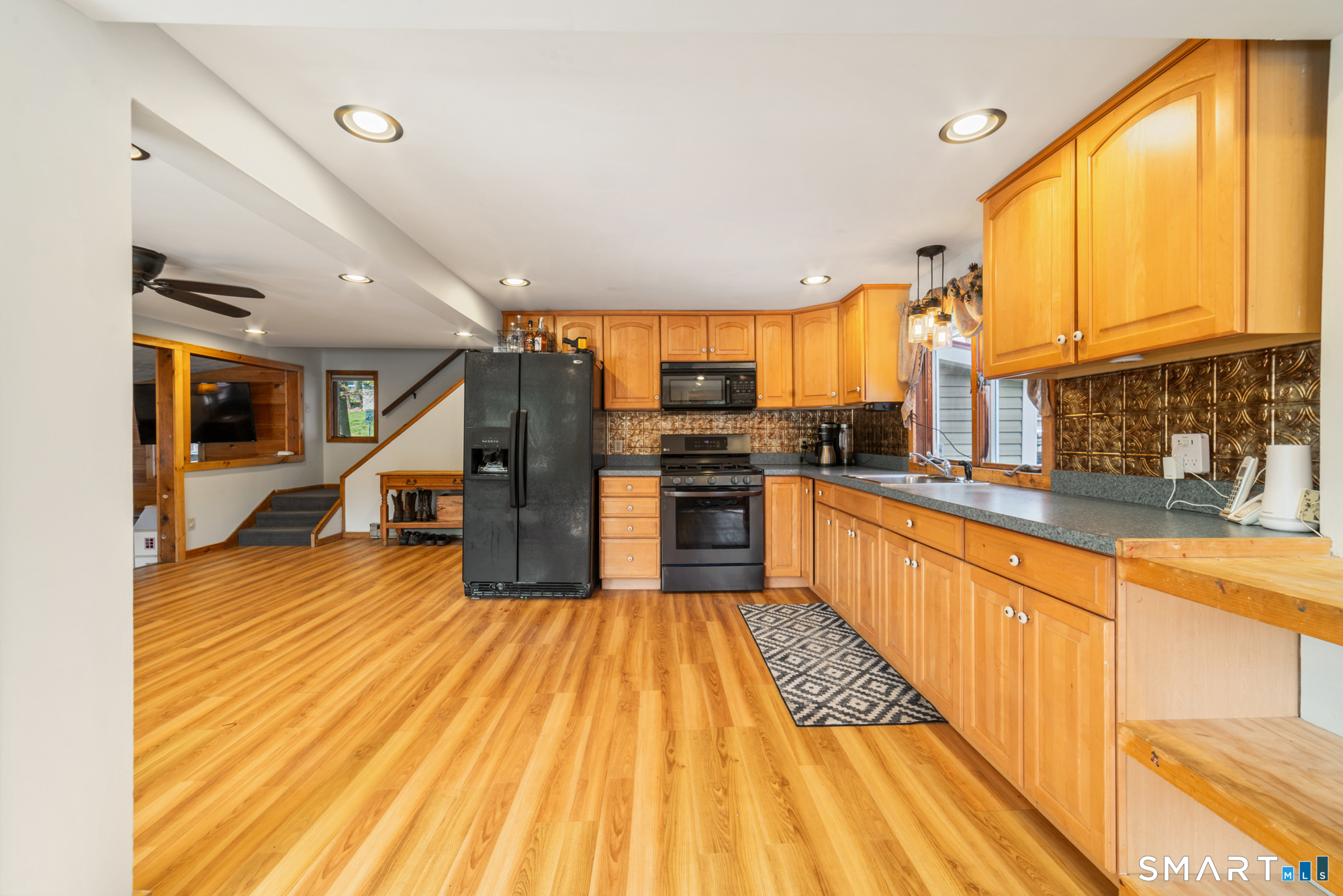 3 Roosevelt Drive Seymour CT 06483