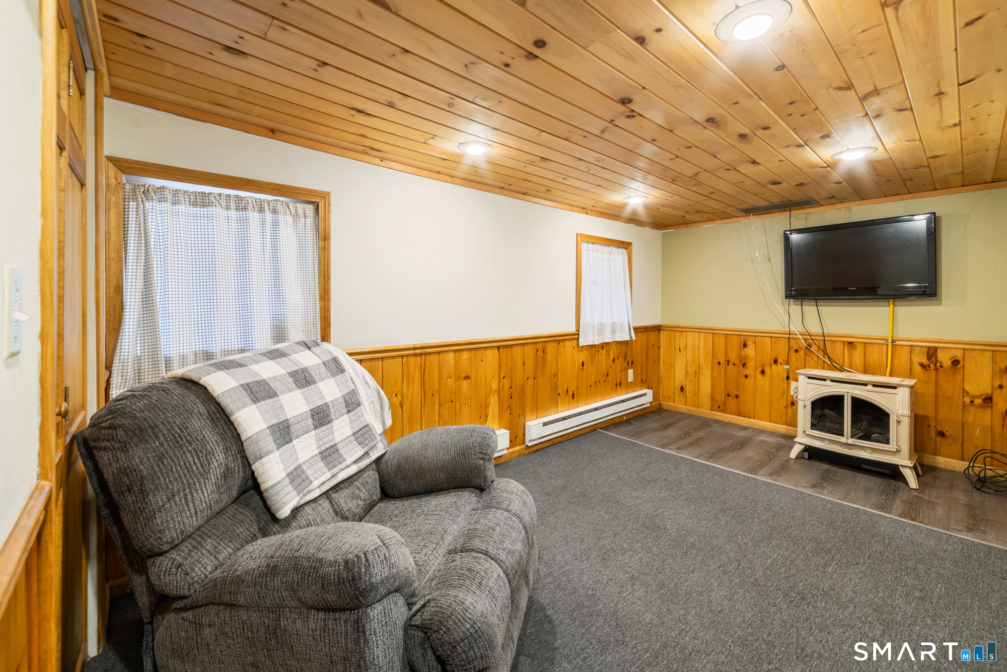 3 Roosevelt Drive Seymour CT 06483