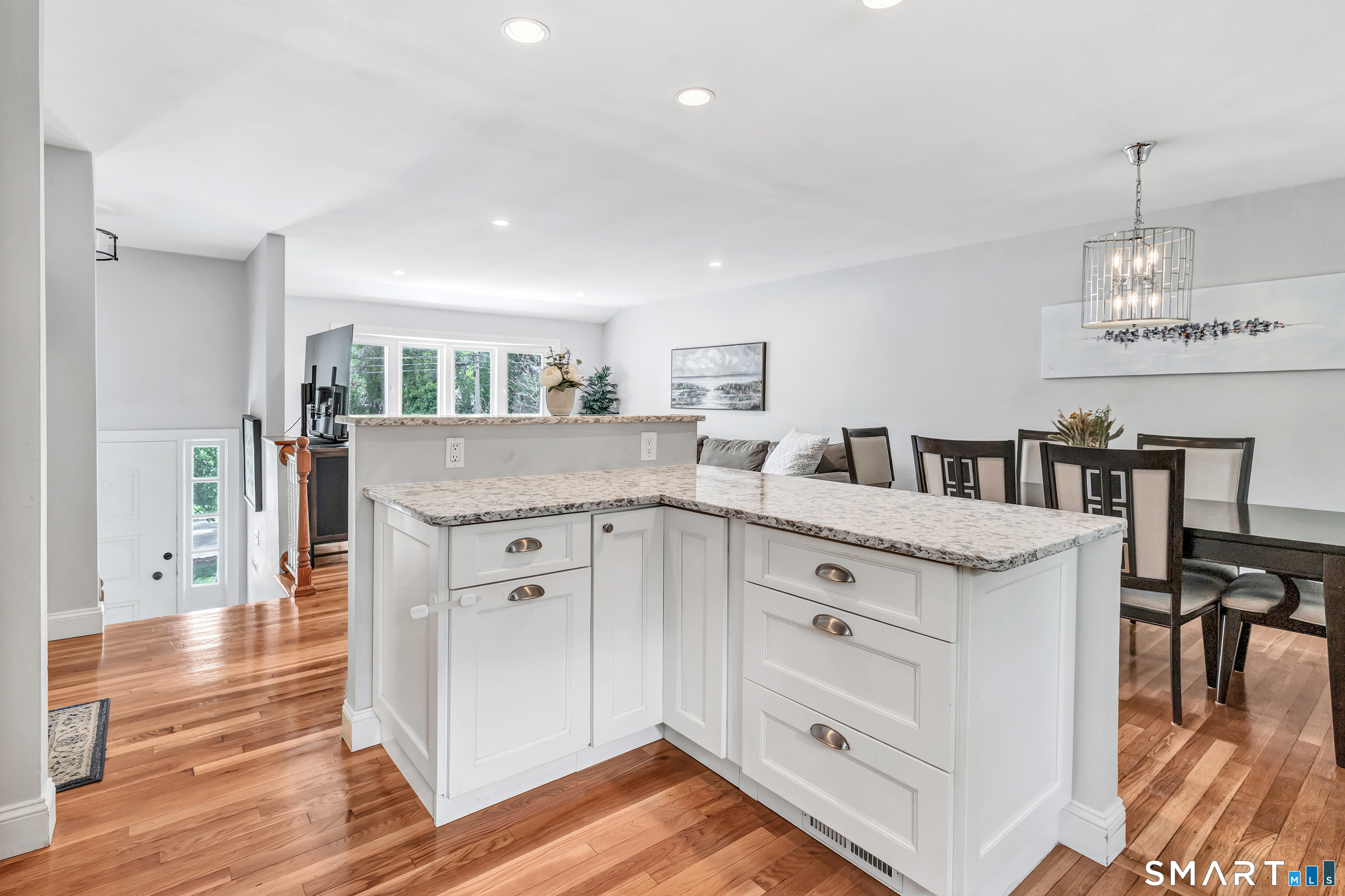 16 Mayflower Circle Fairfield CT 06824