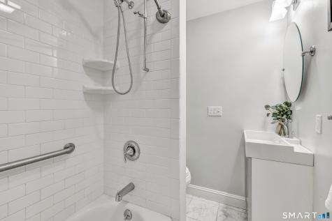 16 Mayflower Circle Fairfield CT 06824