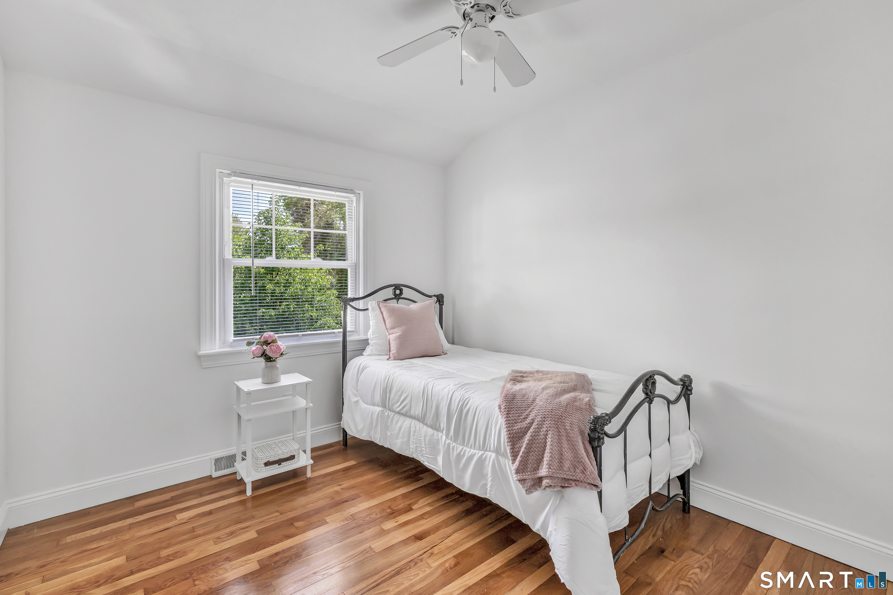 16 Mayflower Circle Fairfield CT 06824