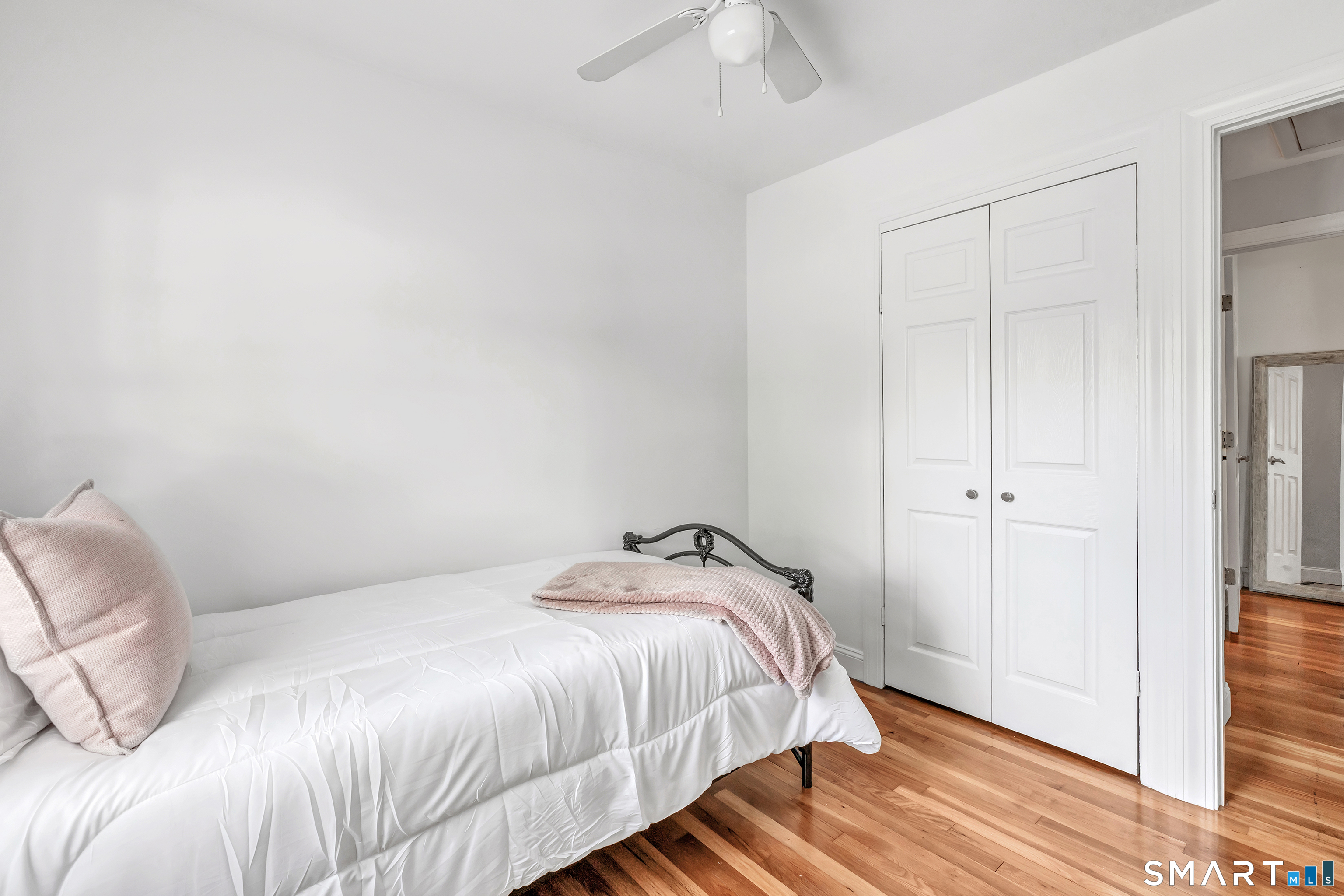 16 Mayflower Circle Fairfield CT 06824