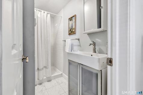 16 Mayflower Circle Fairfield CT 06824