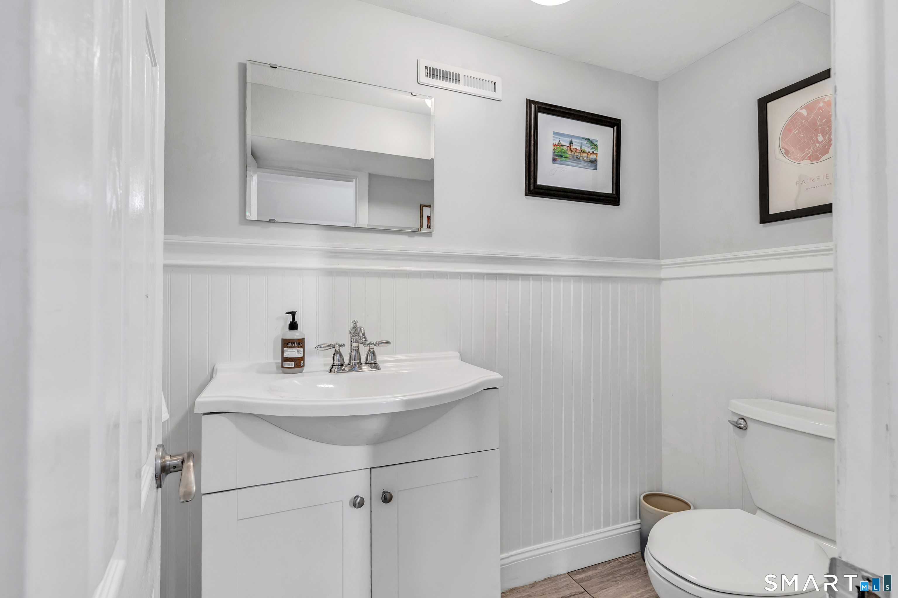 16 Mayflower Circle Fairfield CT 06824