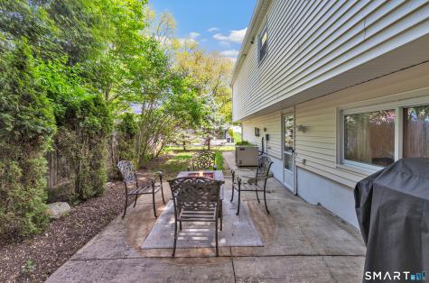16 Mayflower Circle Fairfield CT 06824