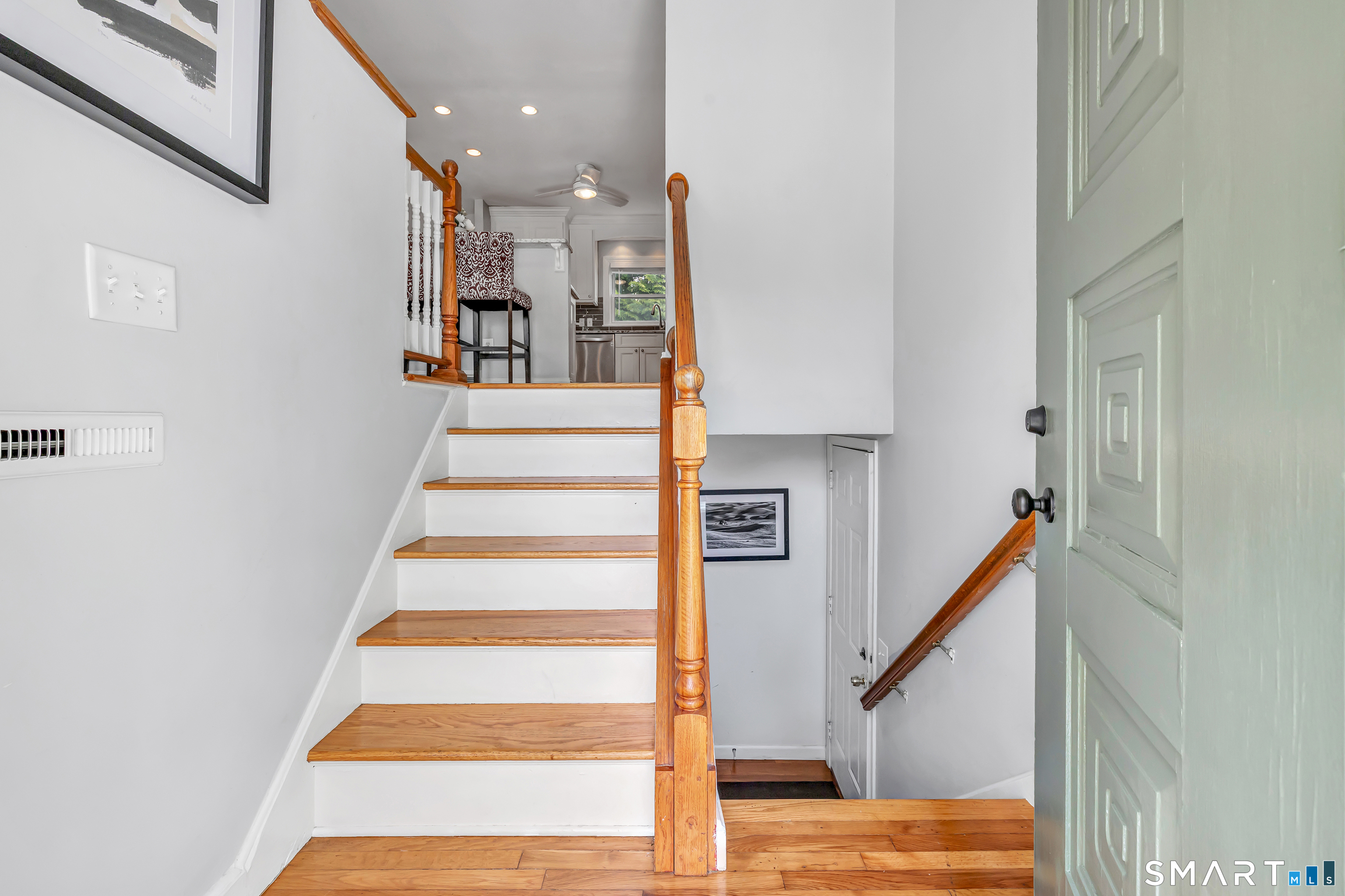 16 Mayflower Circle Fairfield CT 06824