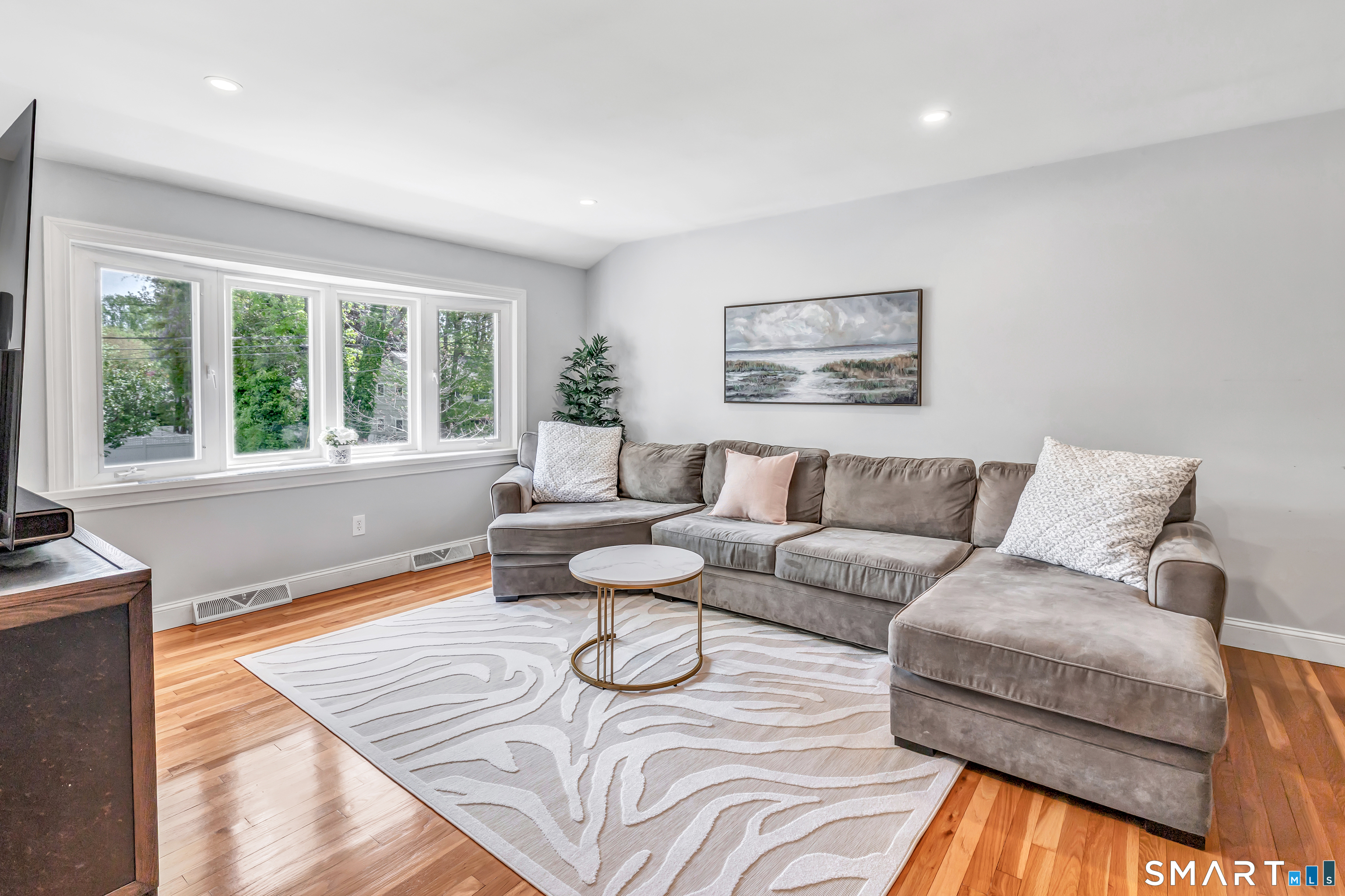 16 Mayflower Circle Fairfield CT 06824