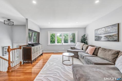 16 Mayflower Circle Fairfield CT 06824