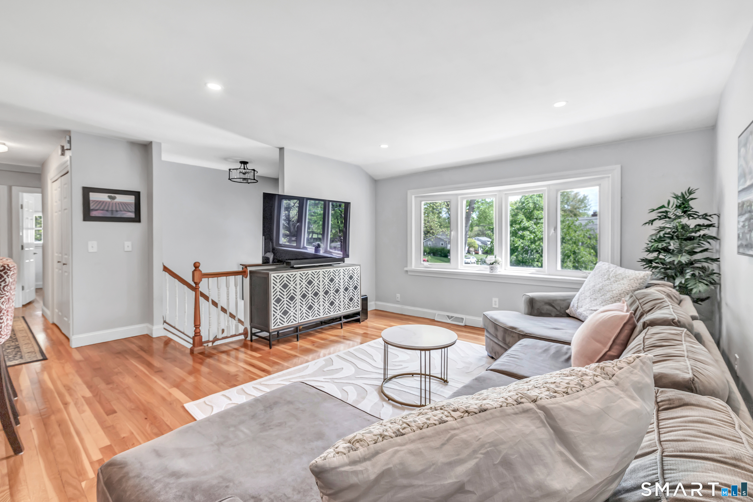 16 Mayflower Circle Fairfield CT 06824