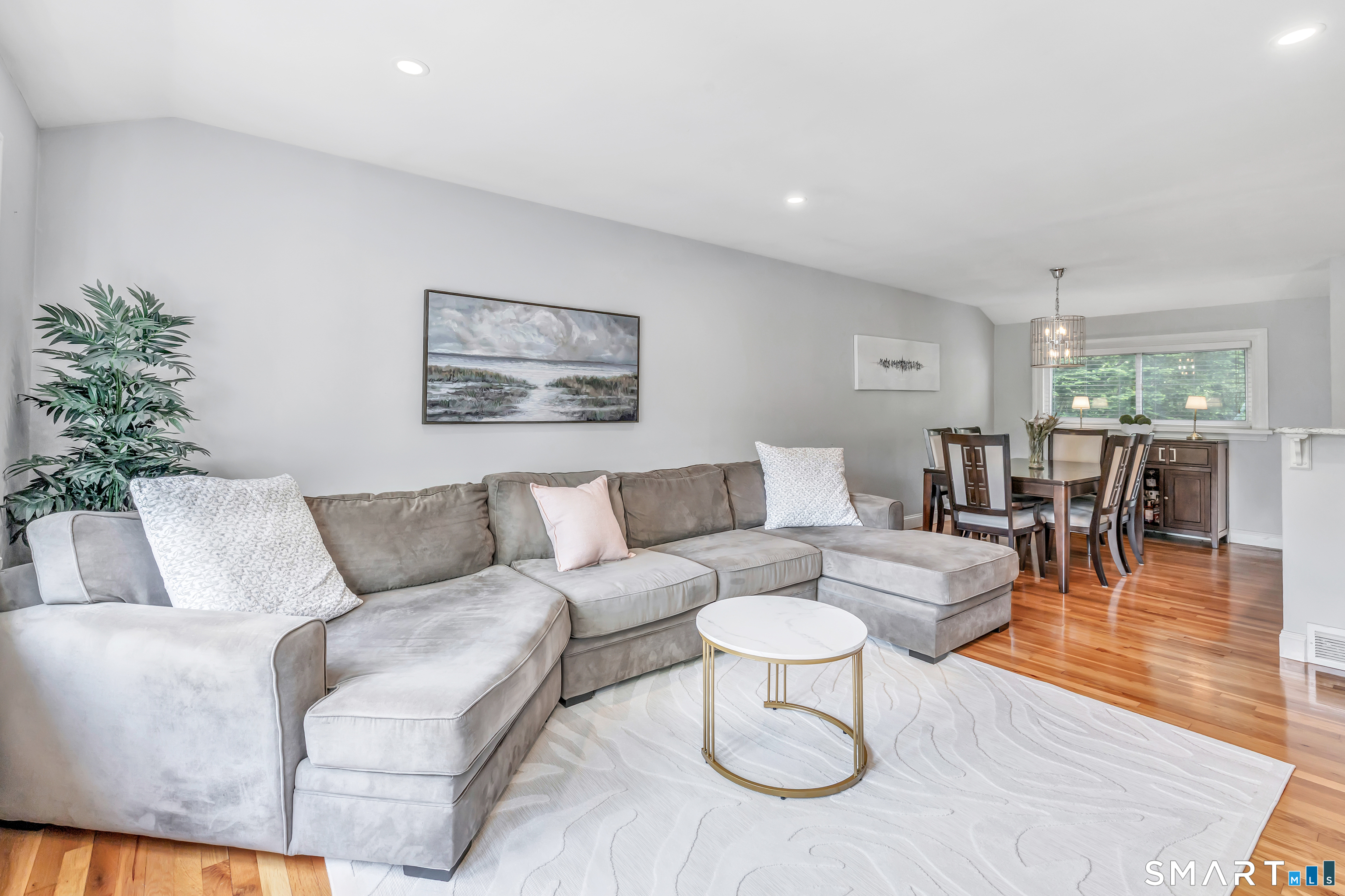 16 Mayflower Circle Fairfield CT 06824
