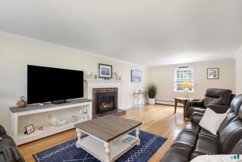 25 Fleetwood Road Bristol CT 06010