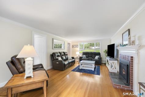 25 Fleetwood Road Bristol CT 06010