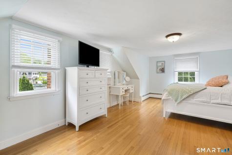 25 Fleetwood Road Bristol CT 06010
