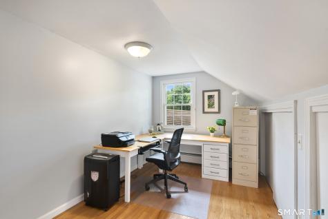 25 Fleetwood Road Bristol CT 06010