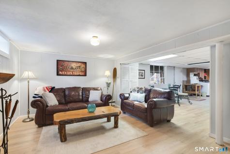 25 Fleetwood Road Bristol CT 06010