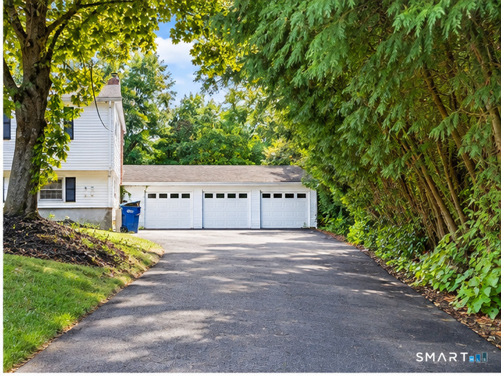 23 Coach Circle Windsor CT 06095