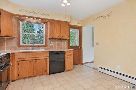 2 Madison Drive Newtown CT 06470