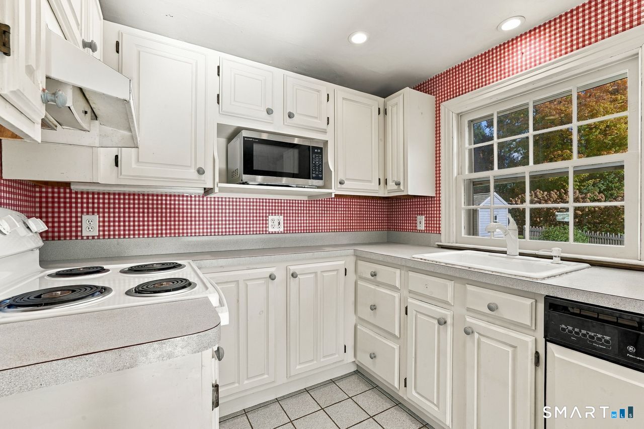 21 South Main Street Newtown CT 06470