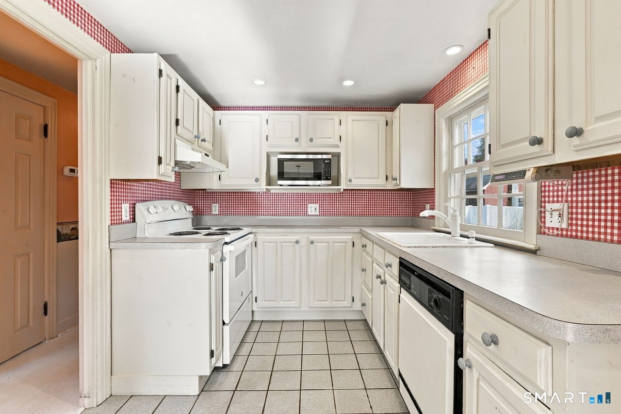 21 South Main Street Newtown CT 06470