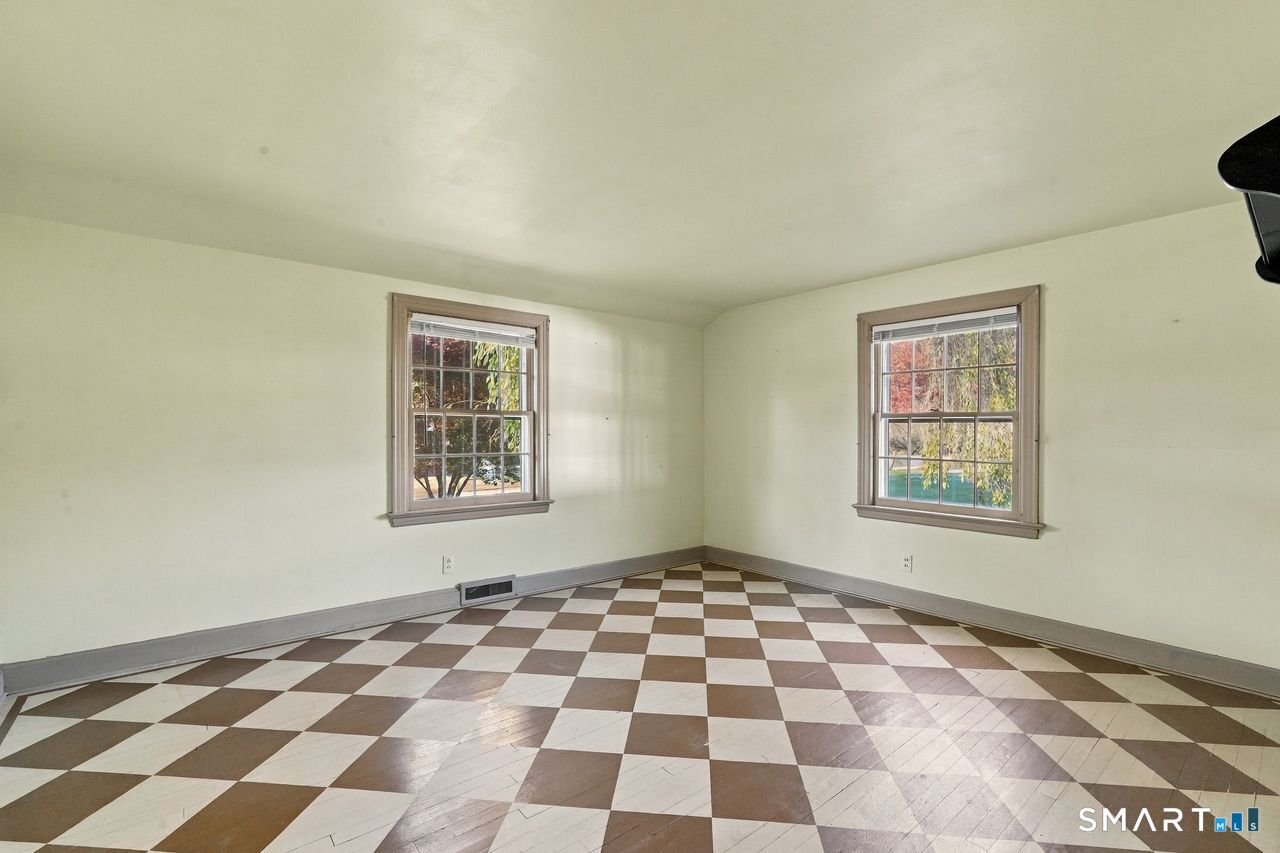 21 South Main Street Newtown CT 06470