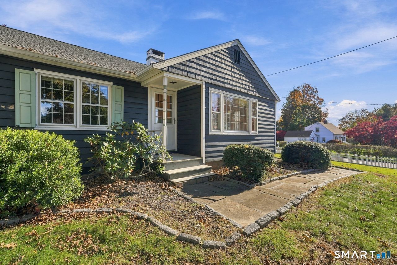 21 South Main Street Newtown CT 06470