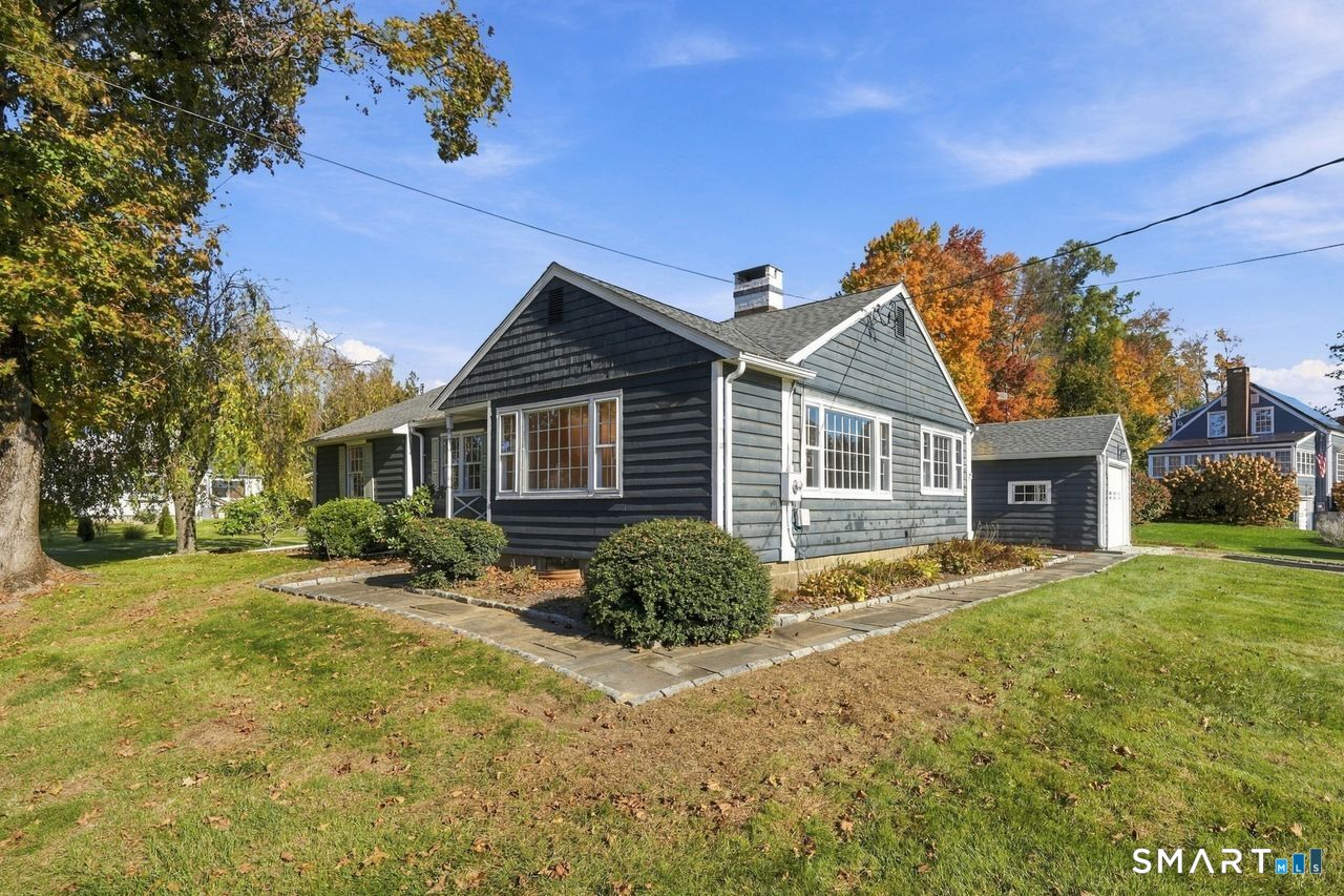 21 South Main Street Newtown CT 06470