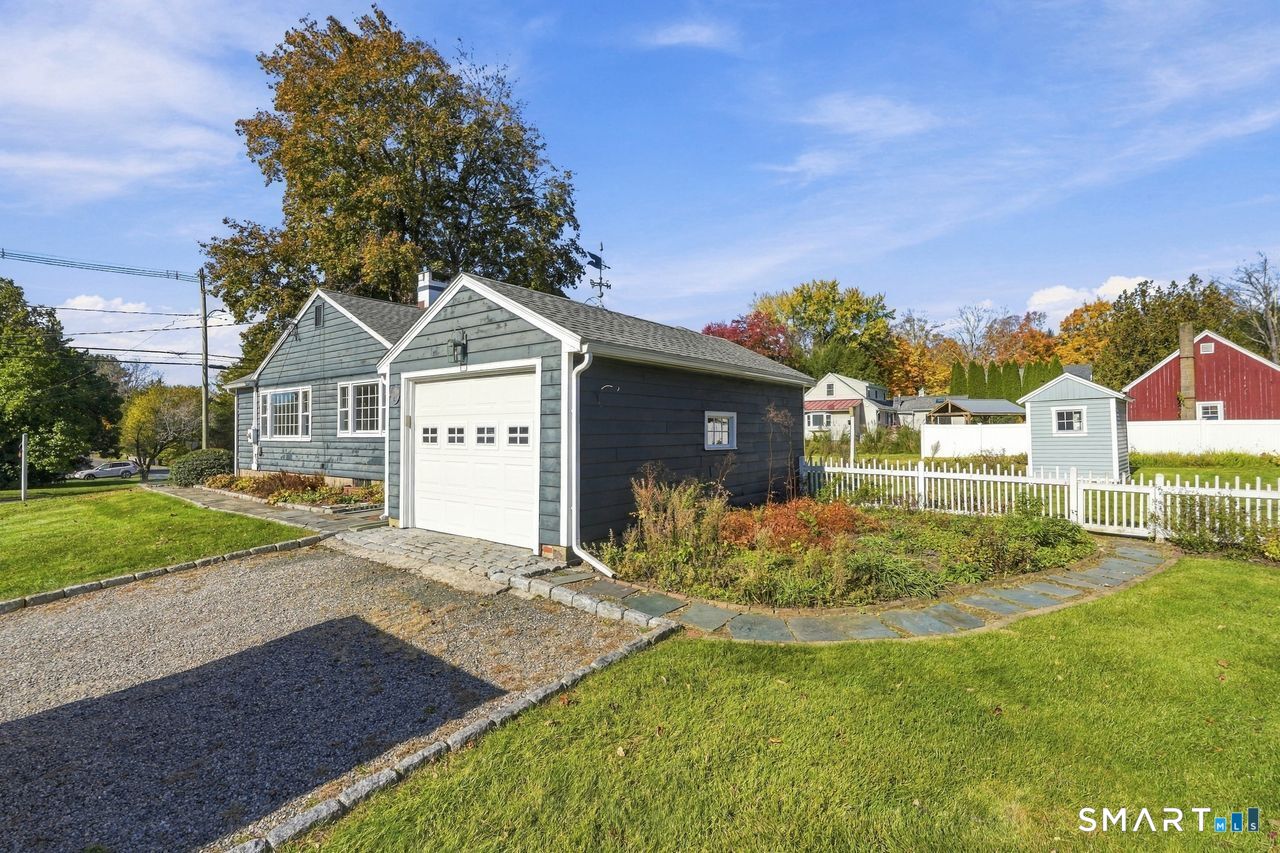 21 South Main Street Newtown CT 06470