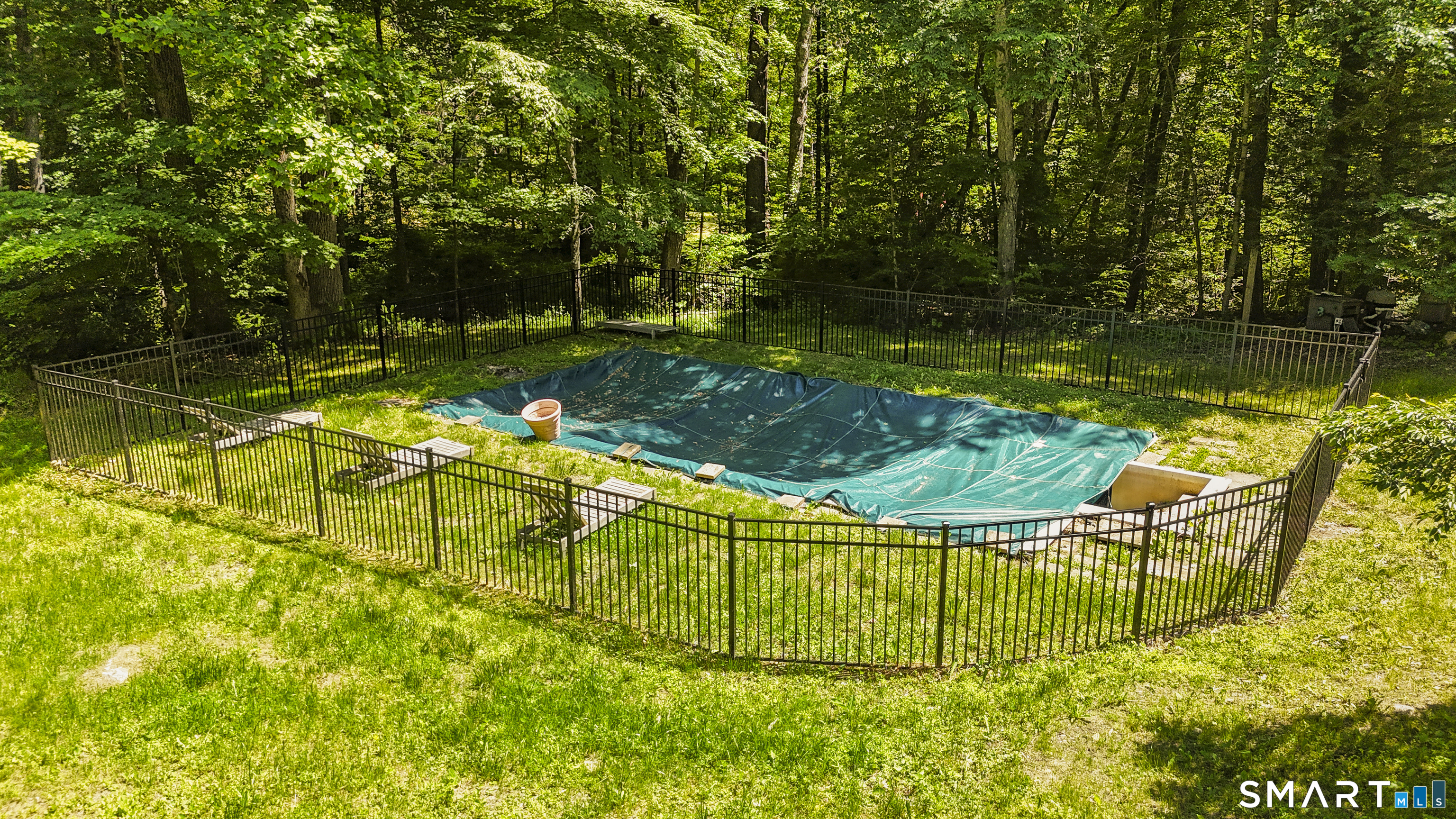 33 Old Stagecoach Road Redding CT 06896
