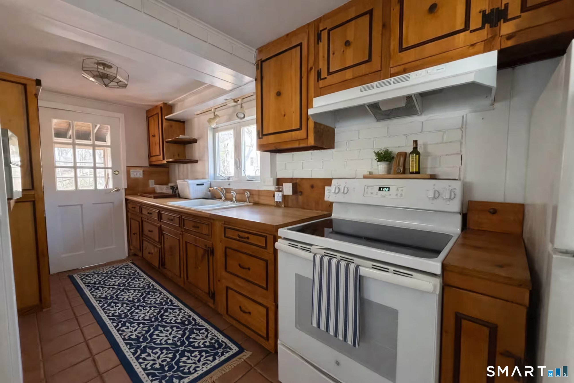 19 West Shore Drive Clinton CT 06413