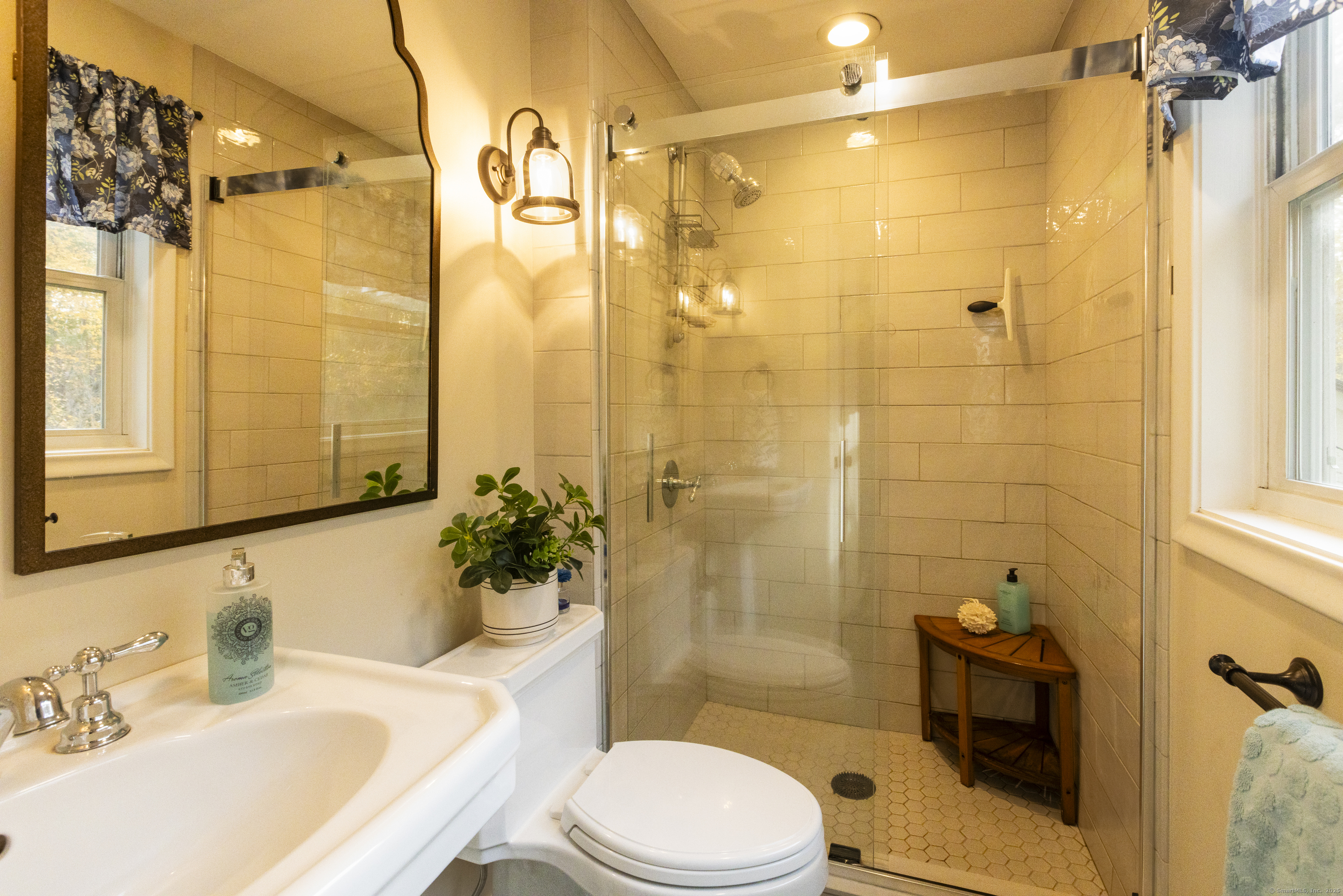 5 Kings Grant Road Clinton CT 06413