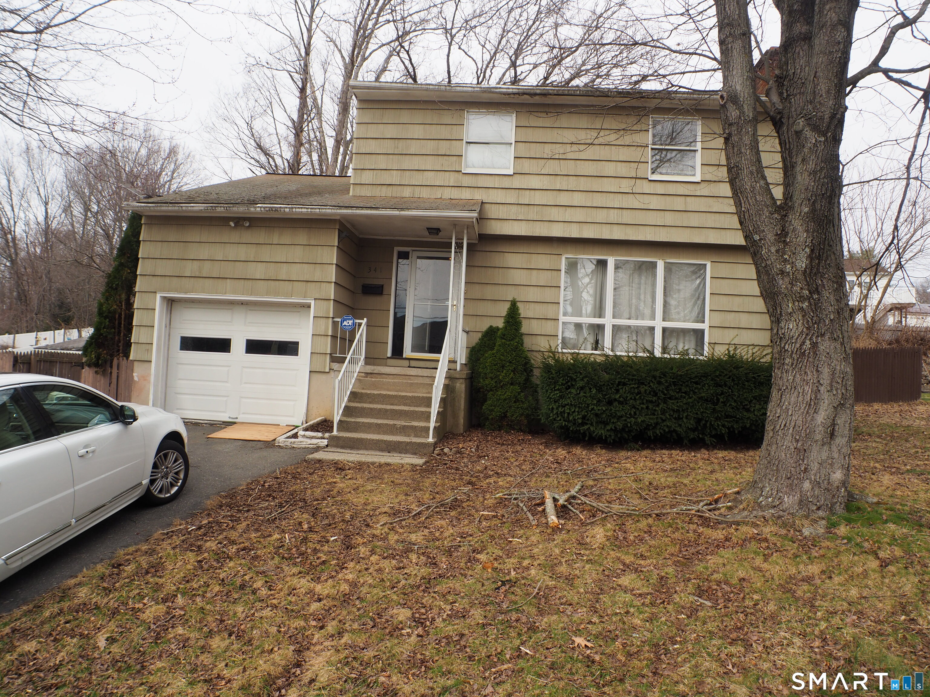 341 Lounsbury Street Waterbury CT 06706