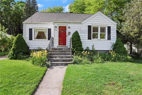 108 Oakwood Drive Fairfield CT 06824