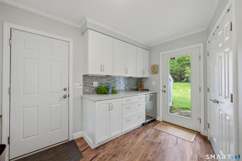 49 River Road Essex CT 06426