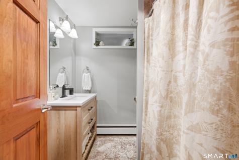 49 River Road Essex CT 06426