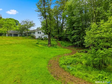 49 River Road Essex CT 06426