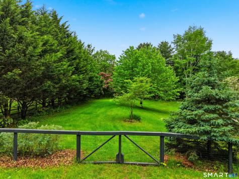 49 River Road Essex CT 06426