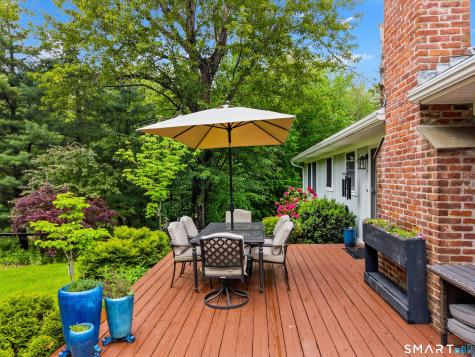 49 River Road Essex CT 06426