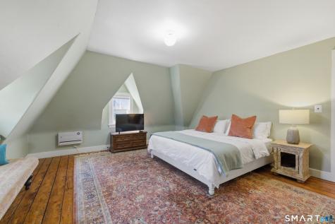597 Pequot Avenue New London CT 06320