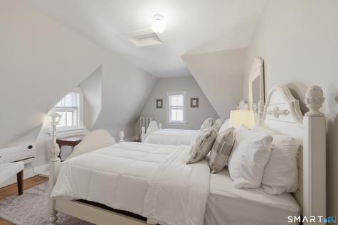597 Pequot Avenue New London CT 06320
