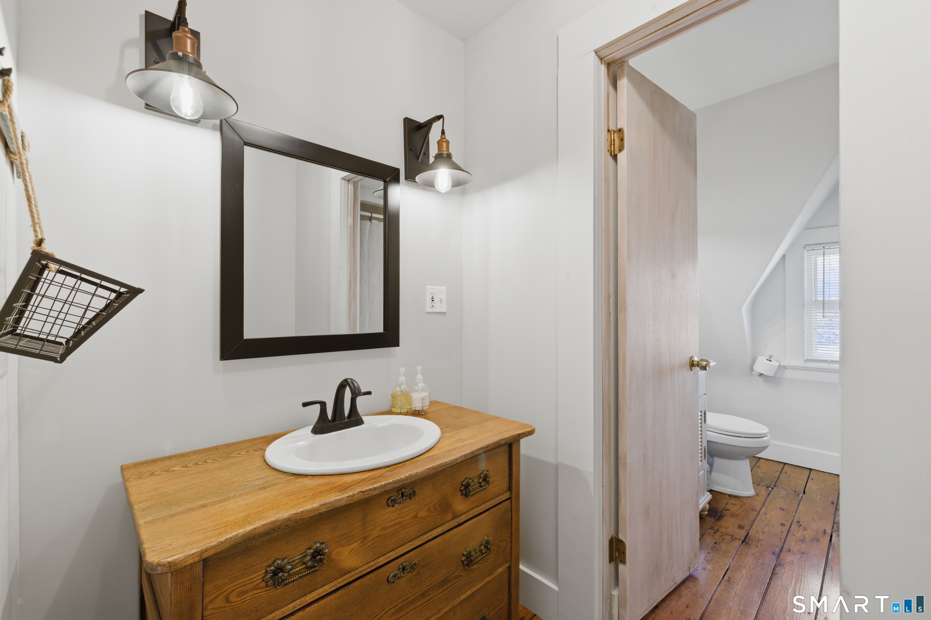 597 Pequot Avenue New London CT 06320